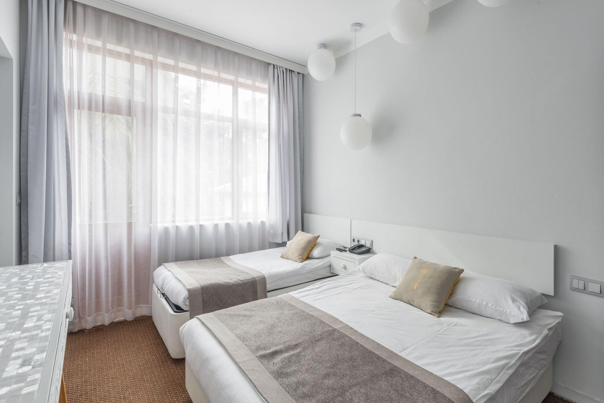 Otel Delight Deluxe & 2*