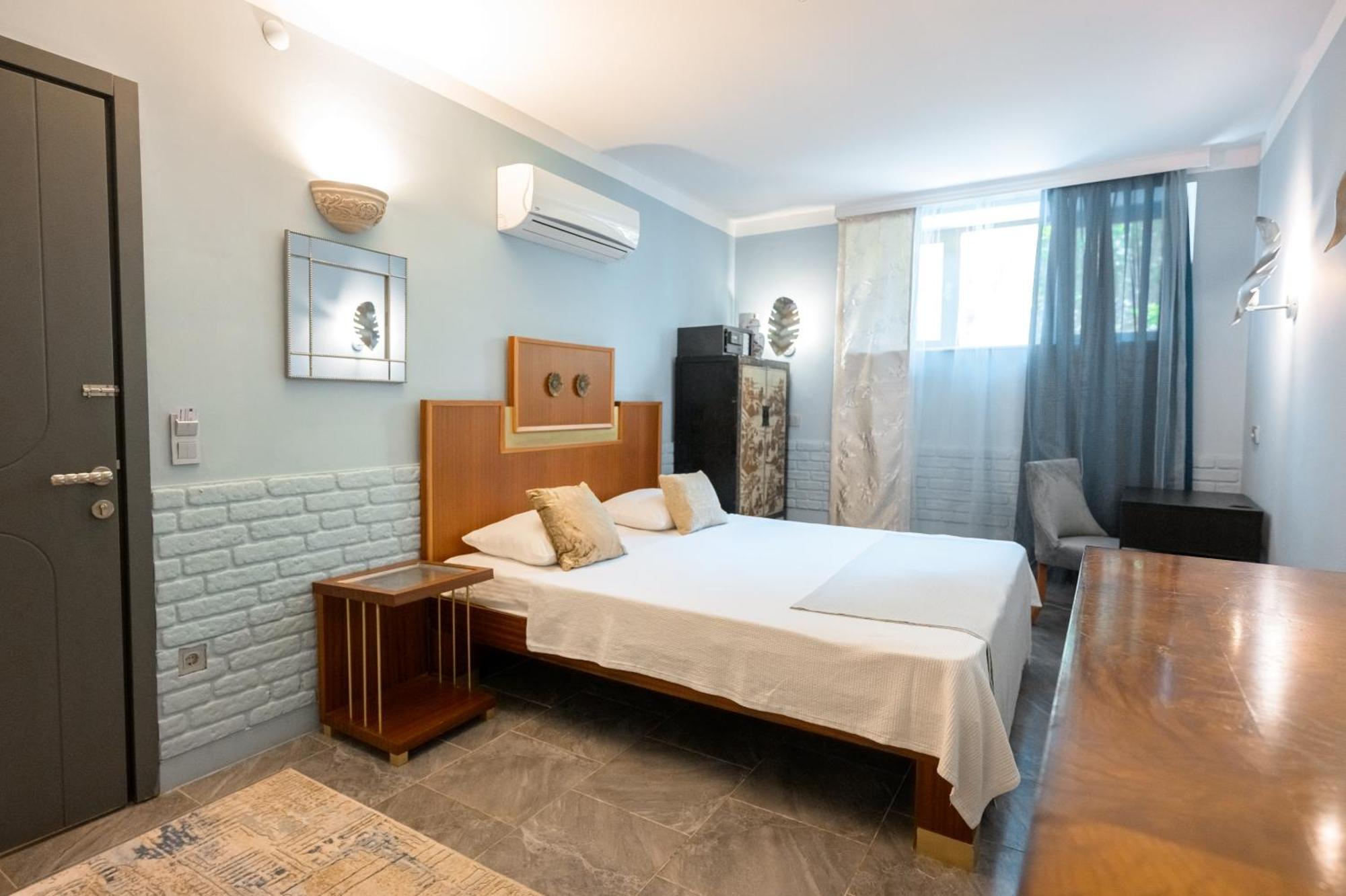 Otel Delight Deluxe &